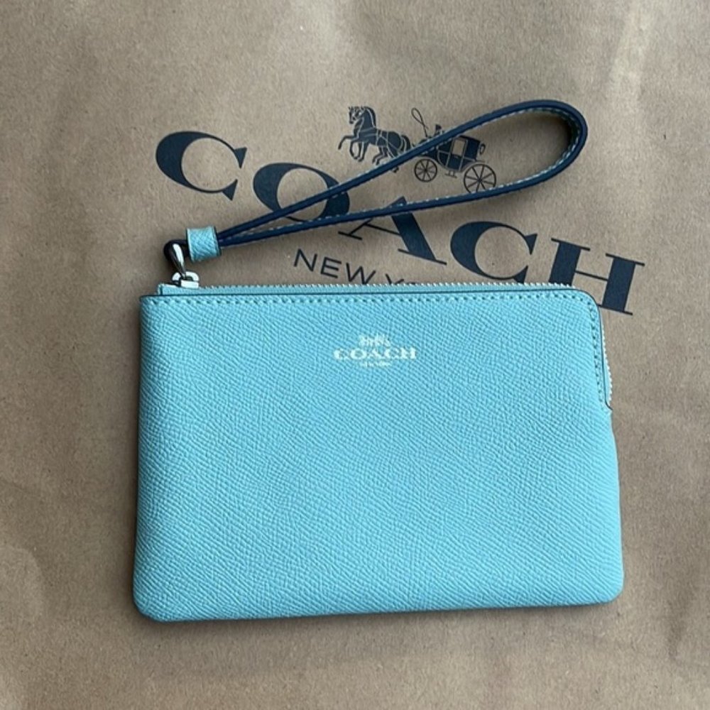 Coach Corner Zip Wristlet NWT